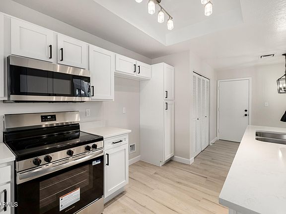 4th image of 365 W LODGE Drive