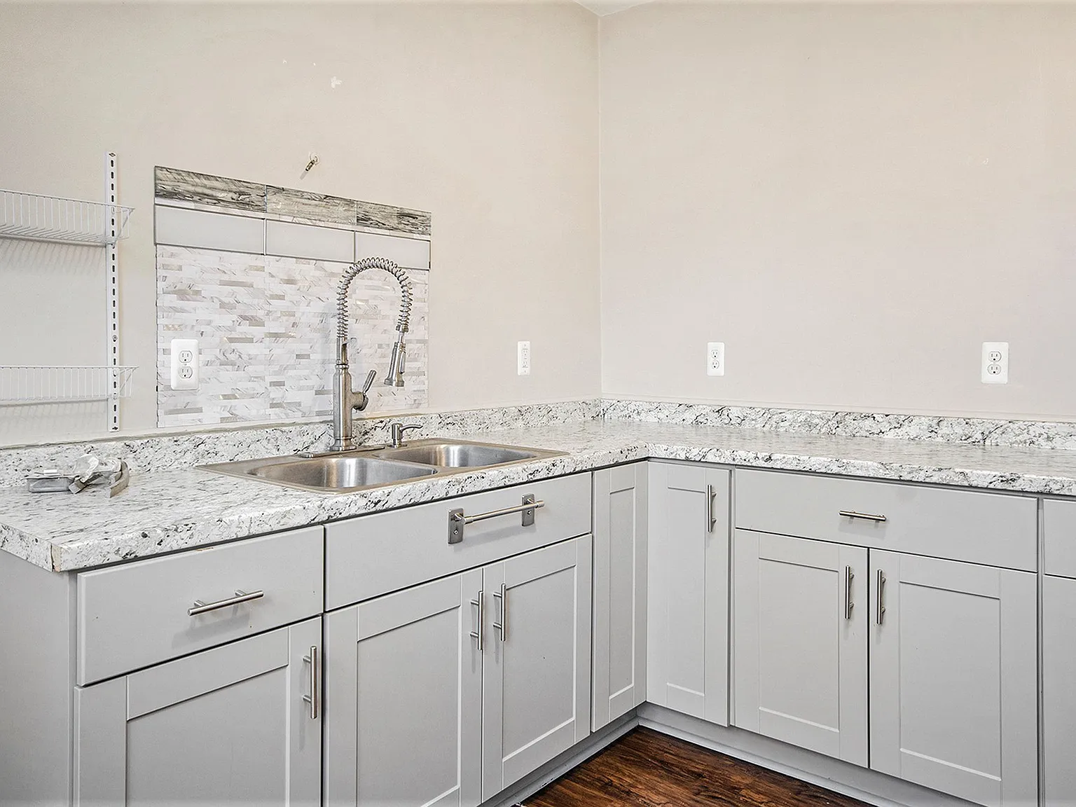 2 bed, 1100 sqft, $1,250 — Photo 3