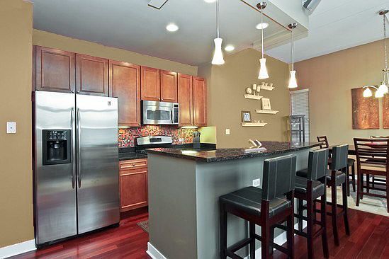 4th image of 1319 N Wood St APT 2B