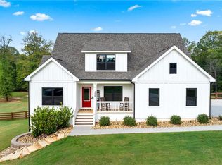 240 Oakwood Dr, Commerce, GA 30529