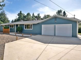 2034 45th St, Florence, OR 97439