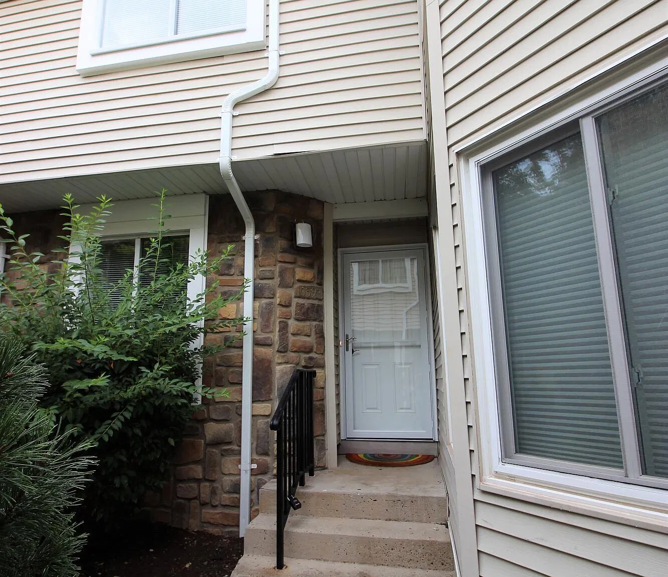 2 bed, 2.5 bath, 1416 sqft, $2,650 — Photo 1