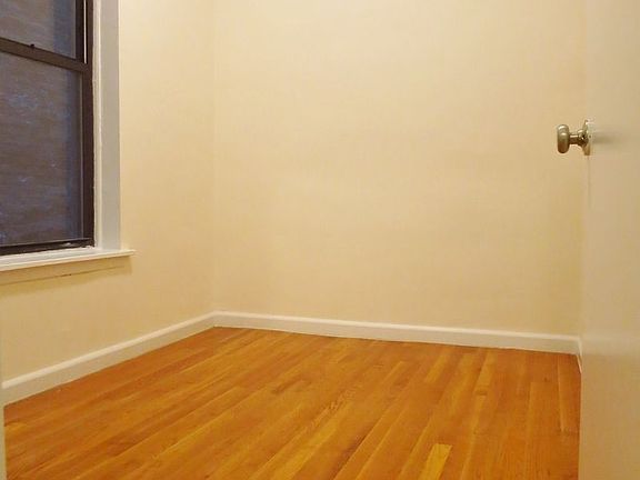 4th image of 410 E 74th St APT 4G