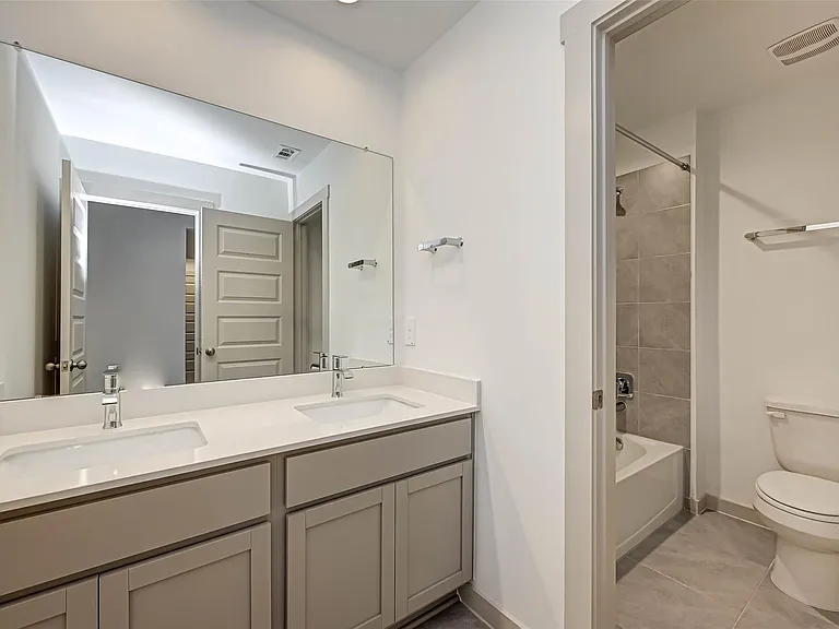 3418 Lake Landing Ln — Photo 35