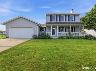 2576 Mapleview St SE, Kentwood, MI 49508