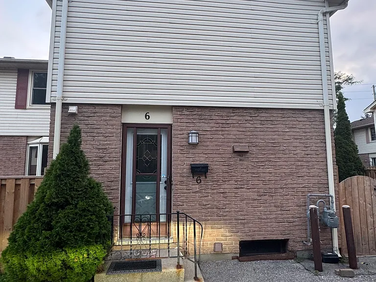 230 Clarke Rd #6 — Photo 2