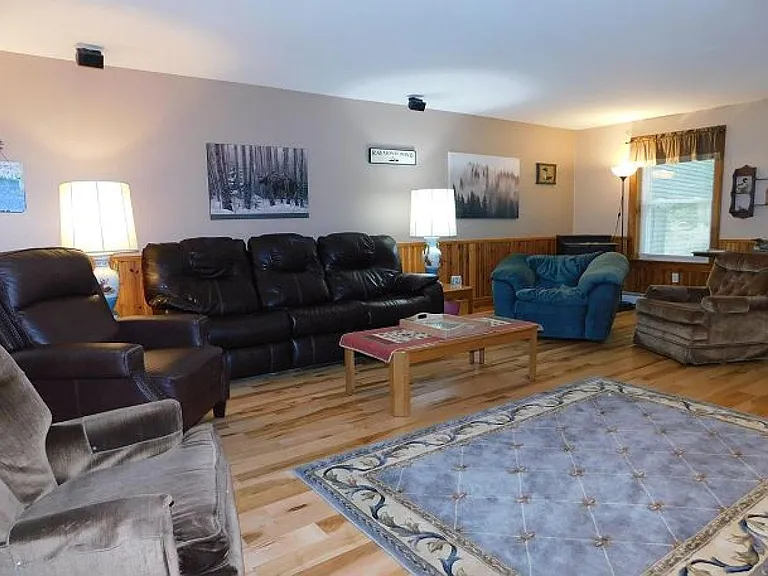 73 Swans Rd — Photo 17