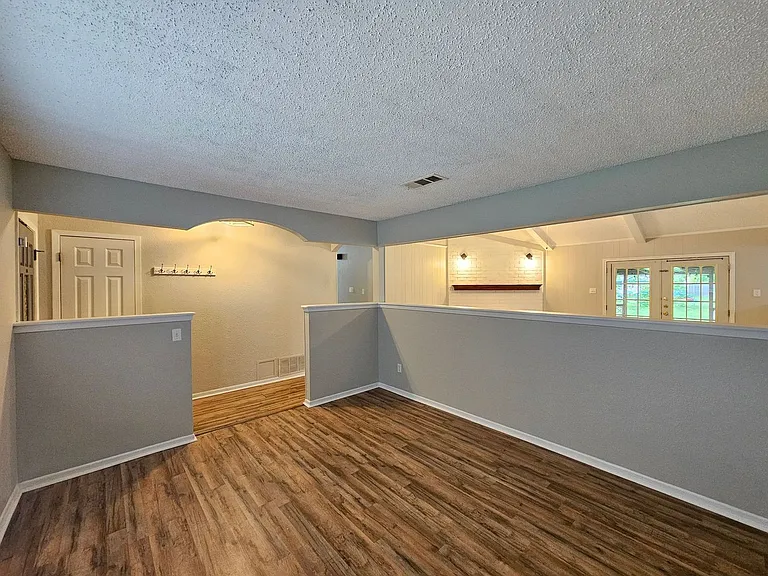 2301 Zinnia Ct — Photo 9