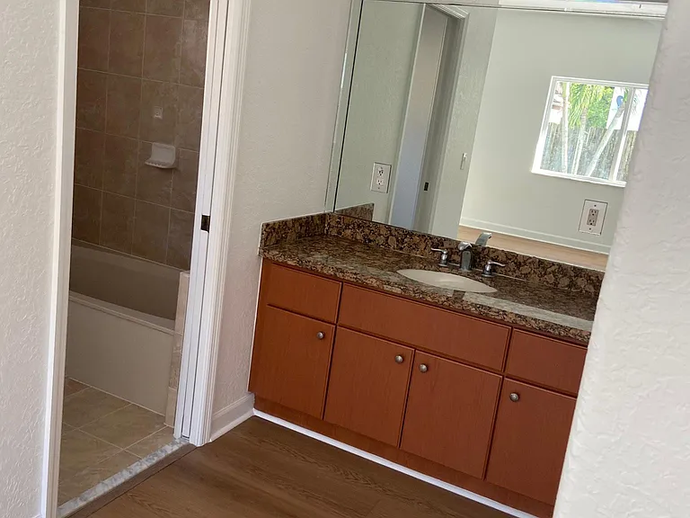 184 Eureka Dr — Photo 8