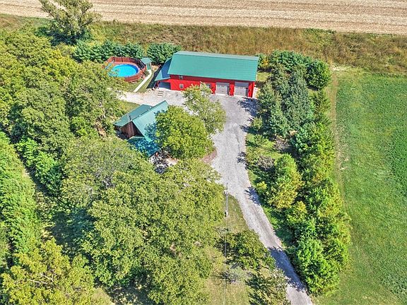 5th image of 1717 County Road 400e