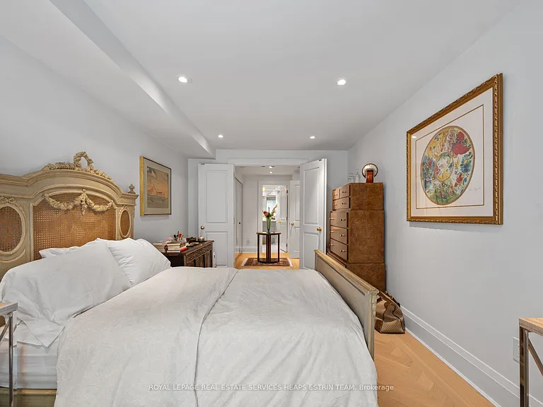 225 Davenport Rd #401 — Photo 19