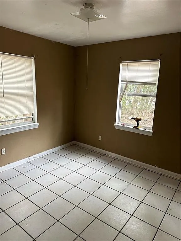 3 bed, 1.0 bath, 792 sqft, $1,150 — Photo 2