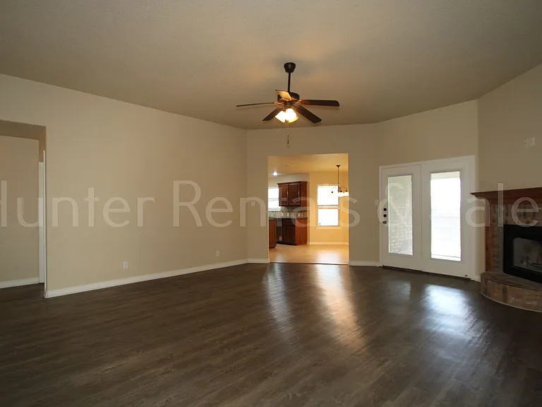 702 W Orion Dr — Photo 5