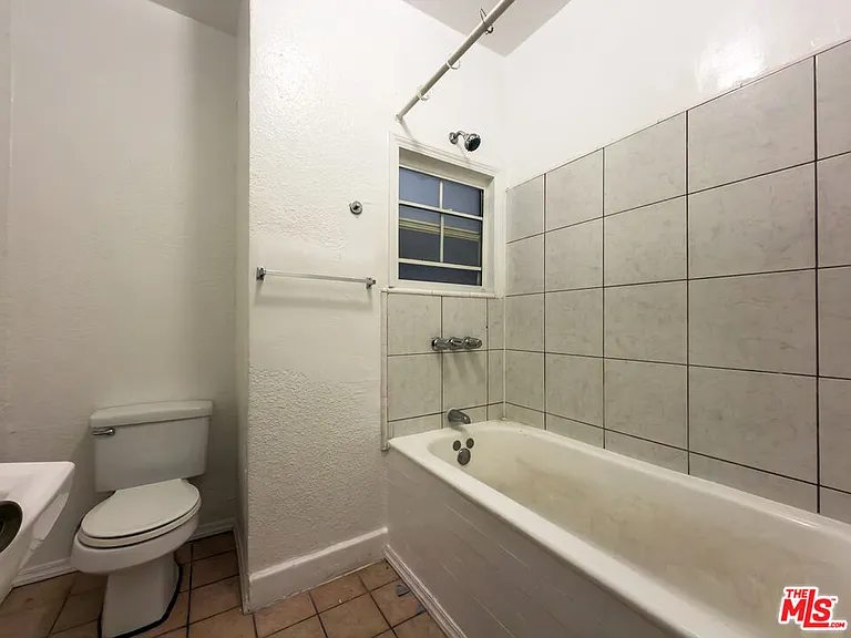 1675 W Martin Luther King Jr Blvd #5 — Photo 7