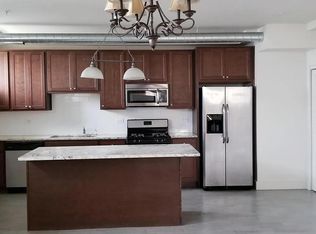 95 Grant St APT 4, Crystal Lake, IL 60014