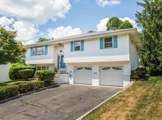 71 Harmer Ter, Wayne, NJ 07470