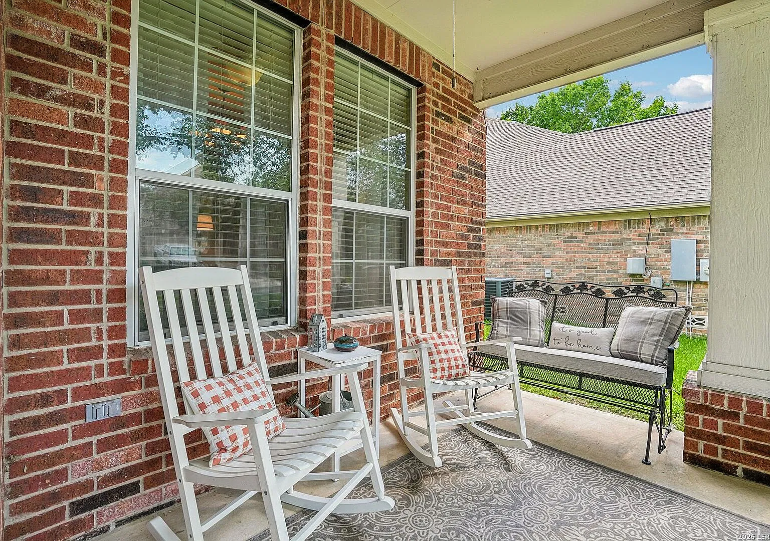 3 bed, 2.5 bath, 2137 sqft, $2,195 — Photo 4