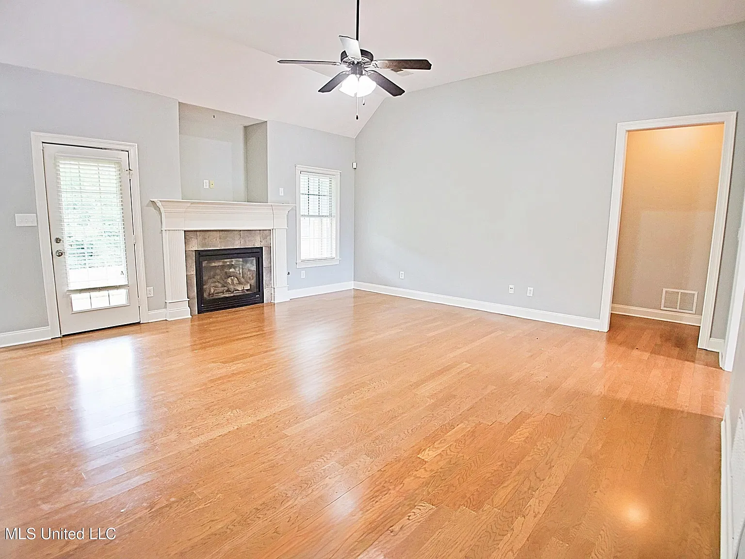 5 bed, 3.0 bath, 2931 sqft, $2,800 — Photo 3