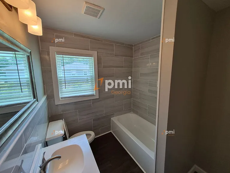 365 Elder St — Photo 15