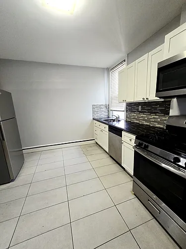 22 Leonard St #1B Photo 1