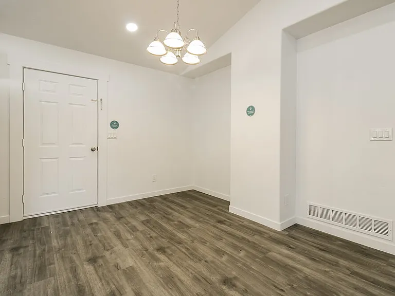 2098 E Weeping Willow Way — Photo 6