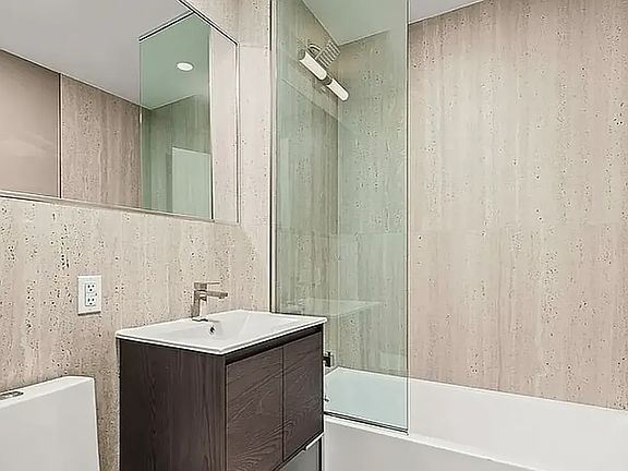 5th image of 435 Warwick St #3B