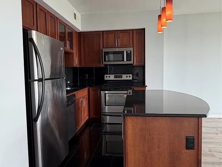 1237 Washington Ave #612 — Photo 8