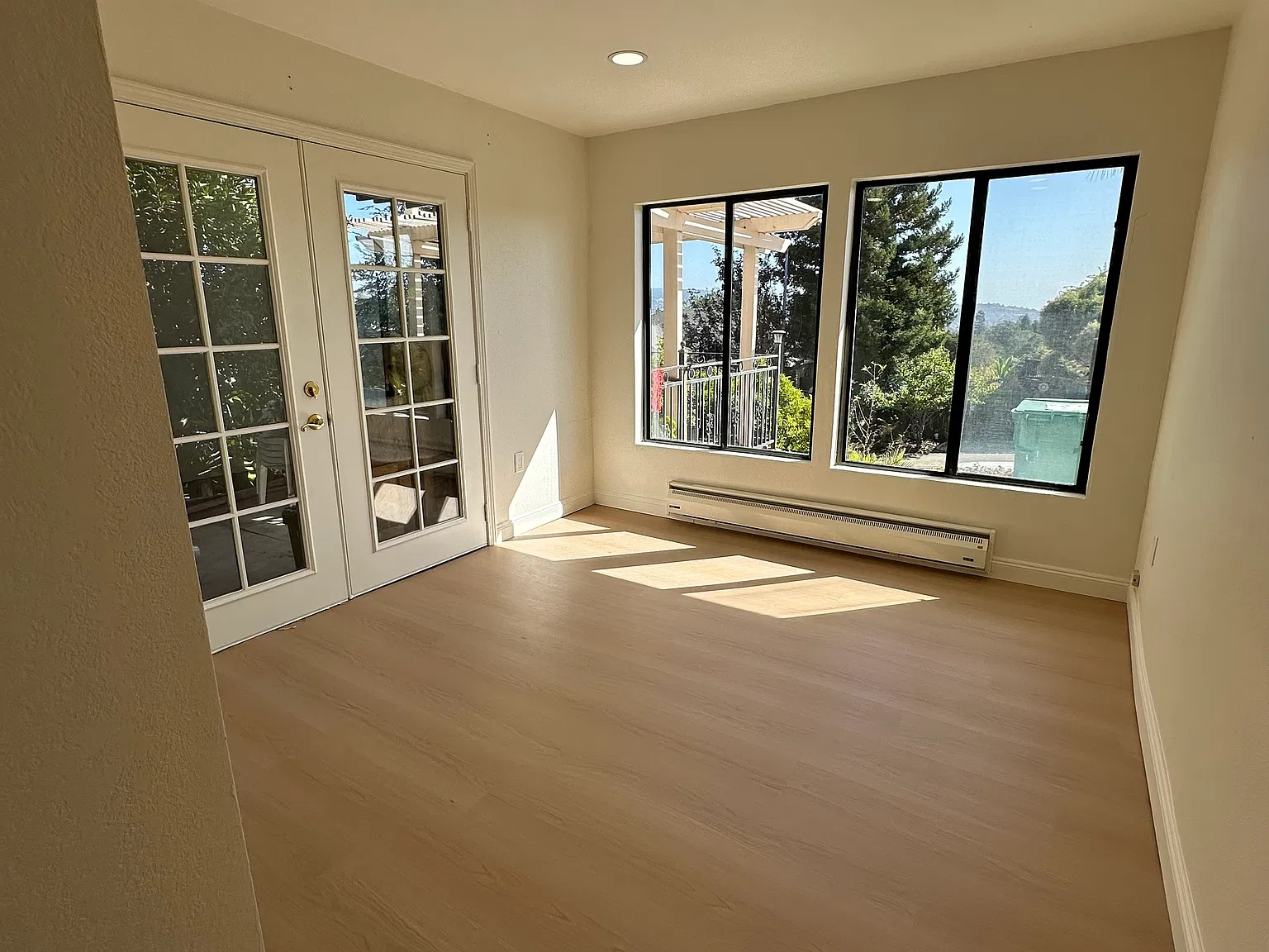 2 bed, 1400 sqft, $3,300 — Photo 3