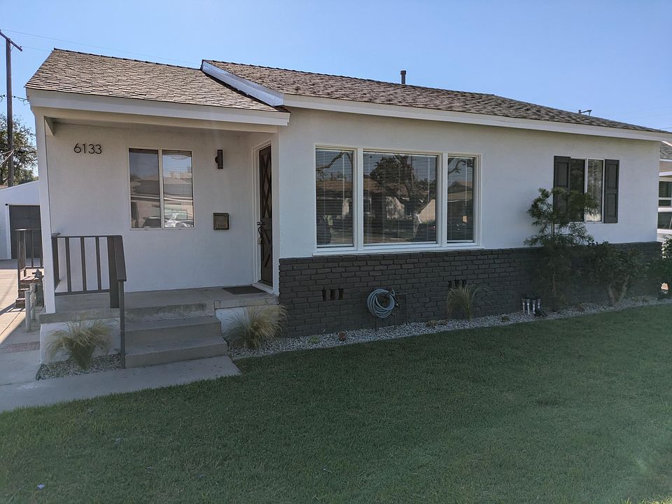 Beautiful 3 bed 2 bath home on quiet street
