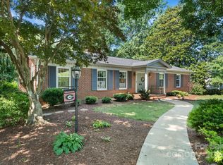 1021 13th Ave NW, Hickory, NC 28601