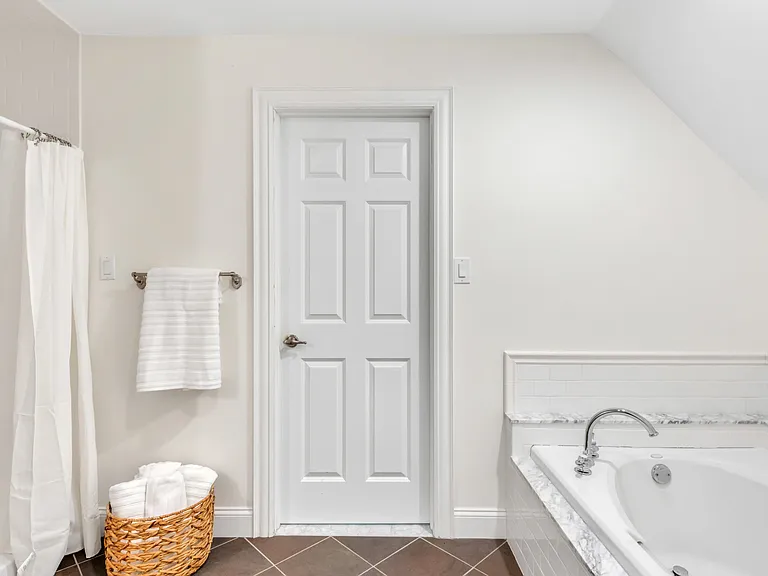 8 Wildflower Ln — Photo 43