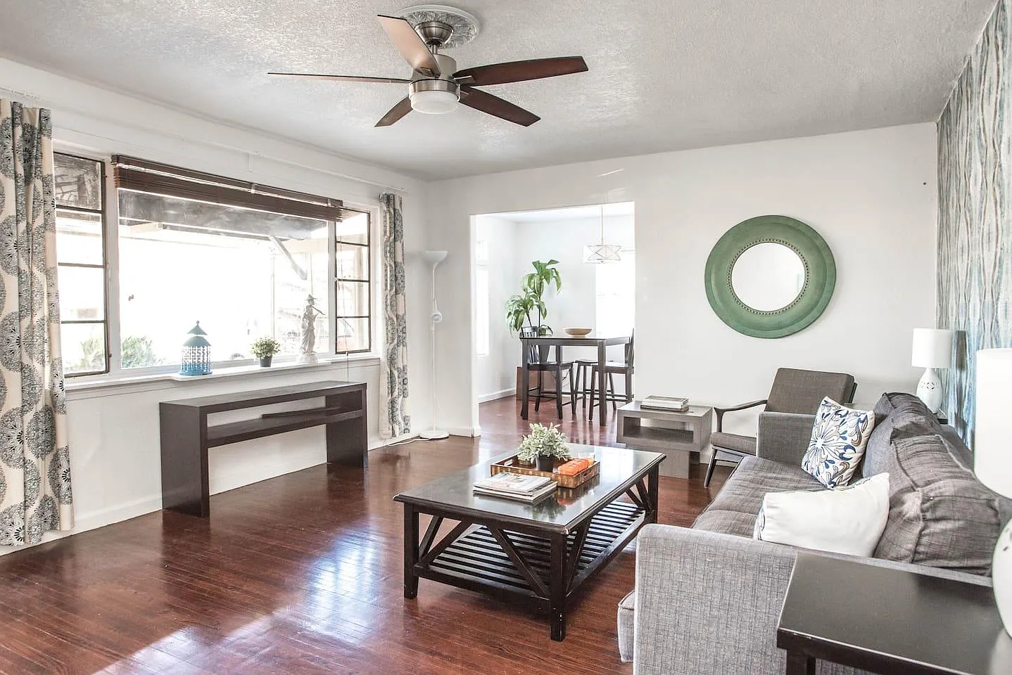 3 bed, 3.0 bath, 1537 sqft, $2,900 — Photo 2