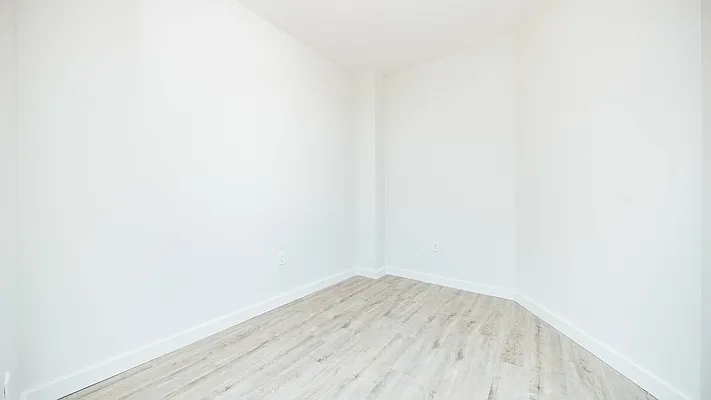 Rented by Nooklyn NYC LLC | media 18