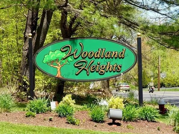 34 Woodland Dr, Cromwell, CT 06416