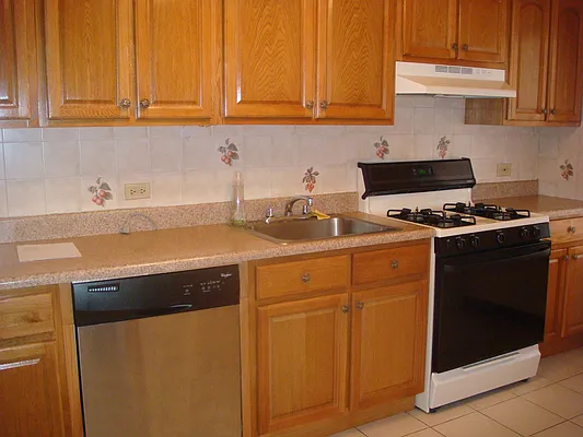 Rented by Avanguard Realty Corp | media 2