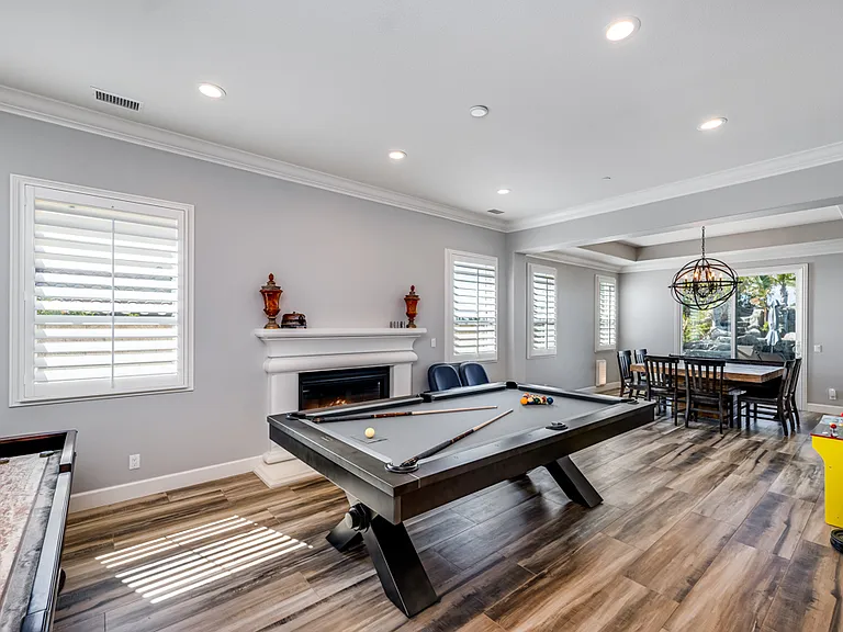 7377 Woods Ct — Photo 6