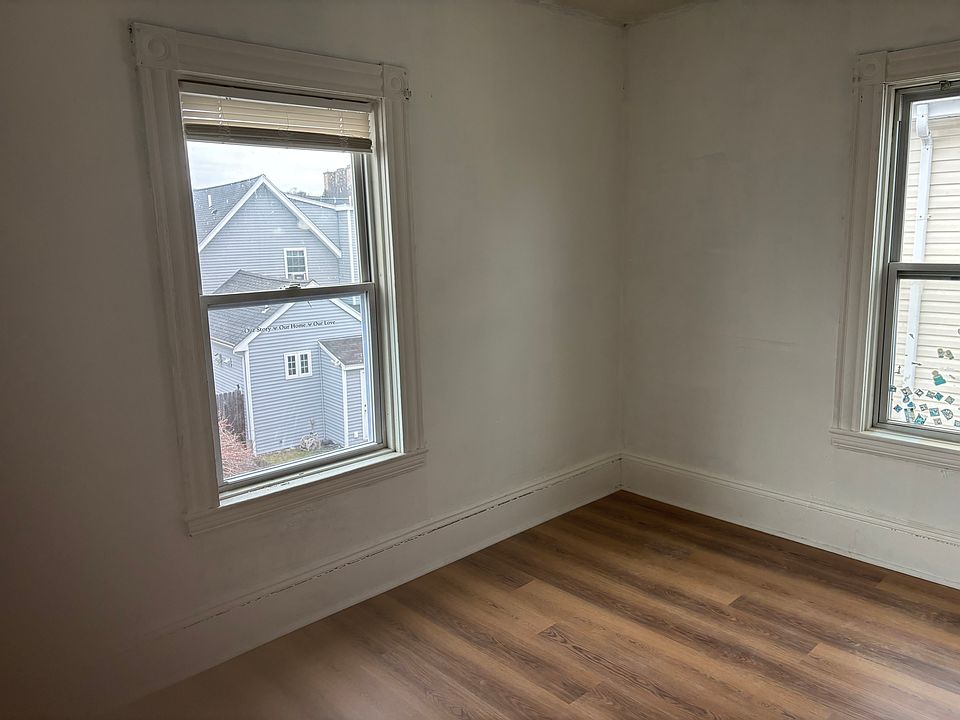 1st image of 12 Evelyn Ave