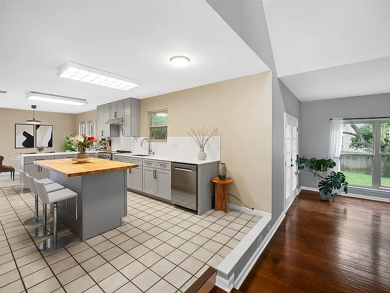 10511 Tweedsmuir Dr — Photo 11