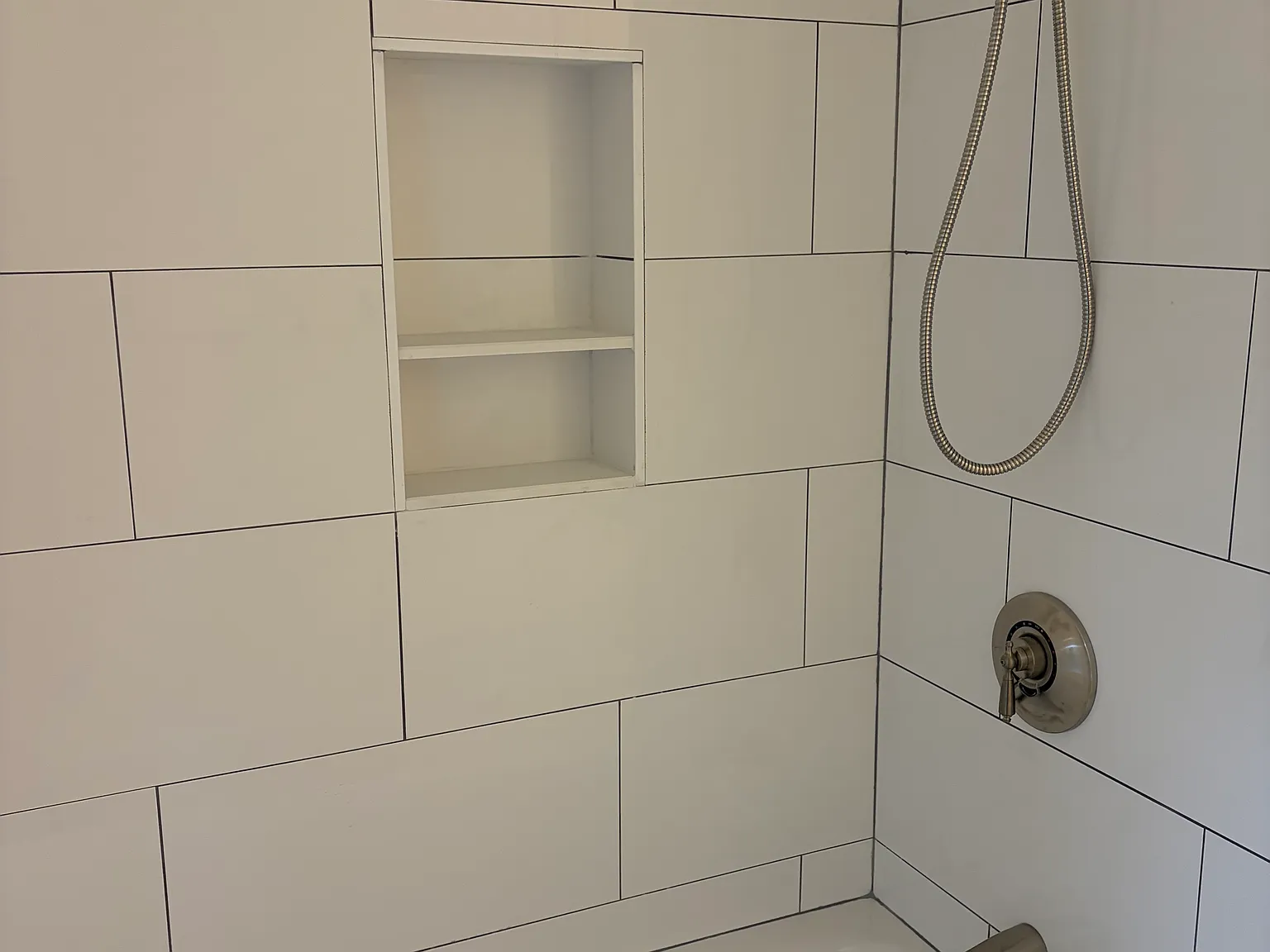 3 bed, 1100 sqft, $2,500 — Photo 4