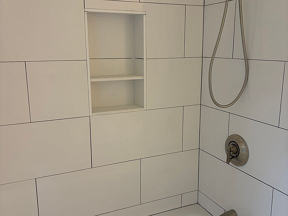 4th image of 8 Zabelle Ave #2