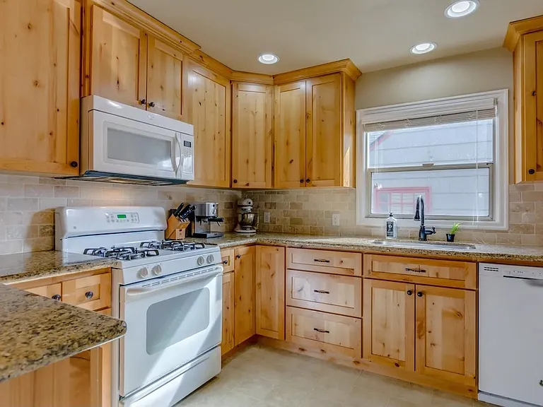 7070 N Cambridge Ave — Photo 17