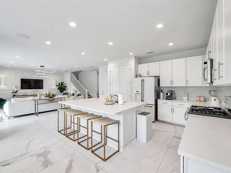 32203 Mahogany Valley Dr — Photo 3