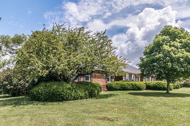 1st image of 301 Adams Hill Dr