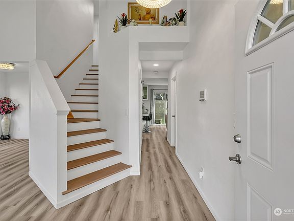 3rd image of 15427 40th Avenue E