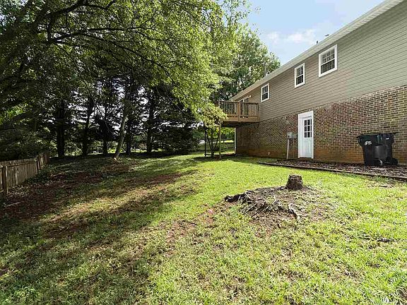 4th image of 7 Seaton Ct
