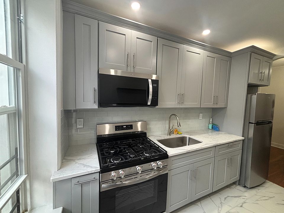 1st image of 309 E 91st St APT 2
