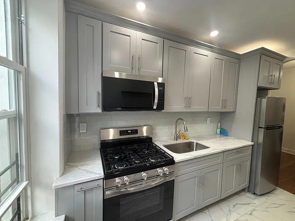 309 E 91st St #2