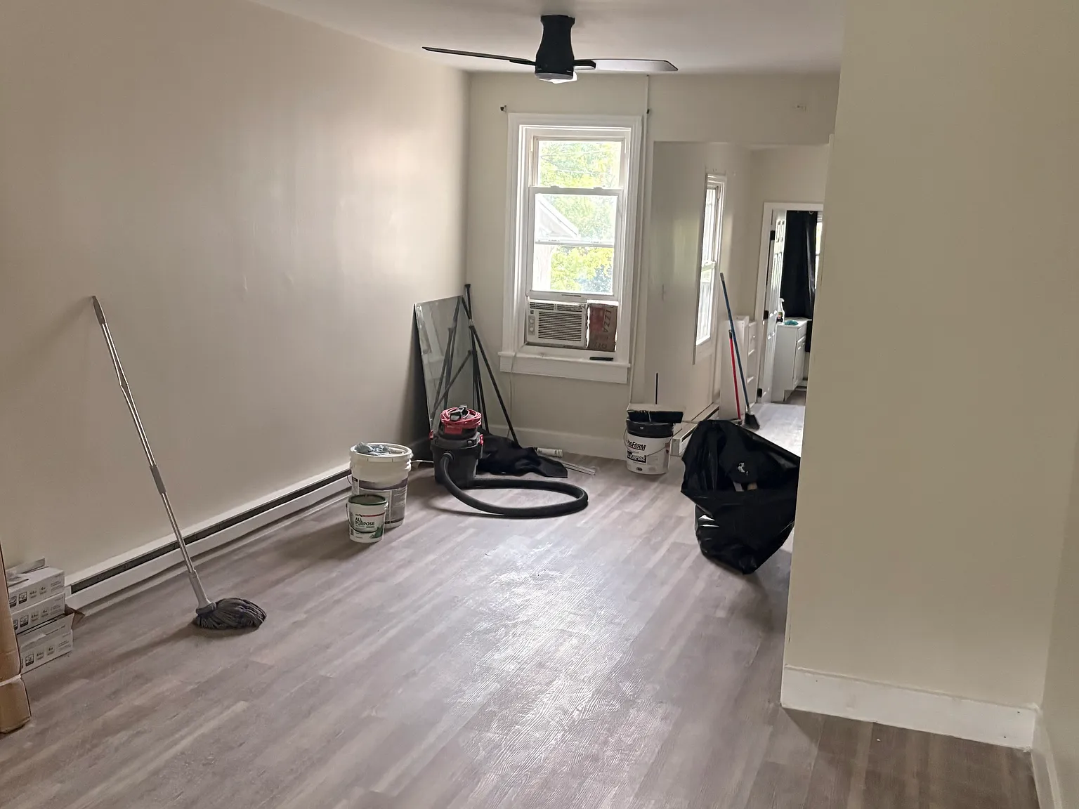 3 bed, 1200 sqft, $1,400 — Photo 1