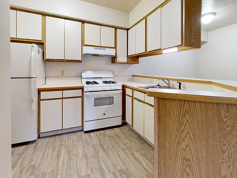 South Bridge Apartments — Photo 56