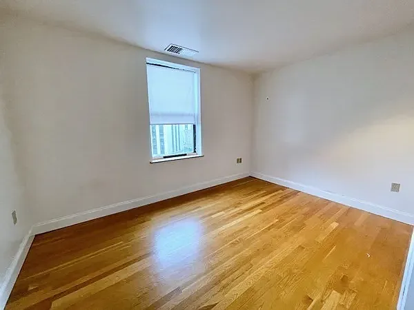 Bedroom, view from door.
